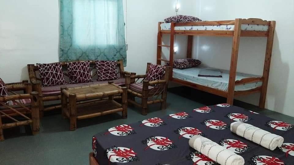 A&C Aquino Guesthouse Moalboal Ngoại thất bức ảnh